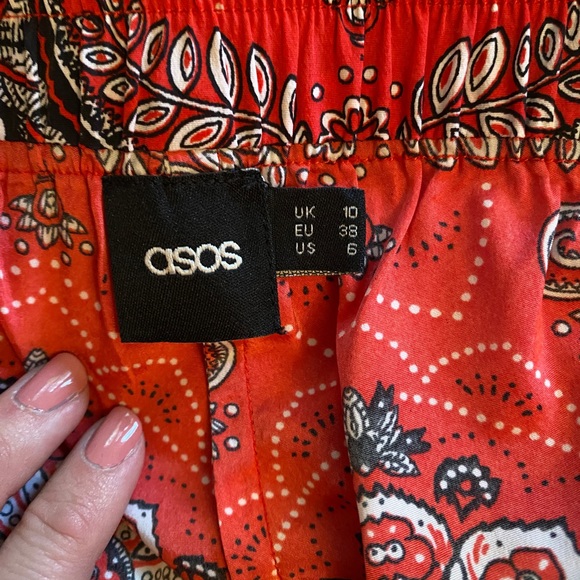 Beautiful breathy ASOS pants in a bandana print - Picture 4 of 4